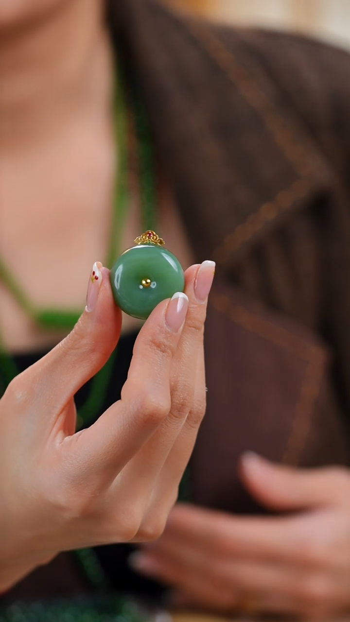 吊坠(不含链)18K金镶嵌和田玉1999