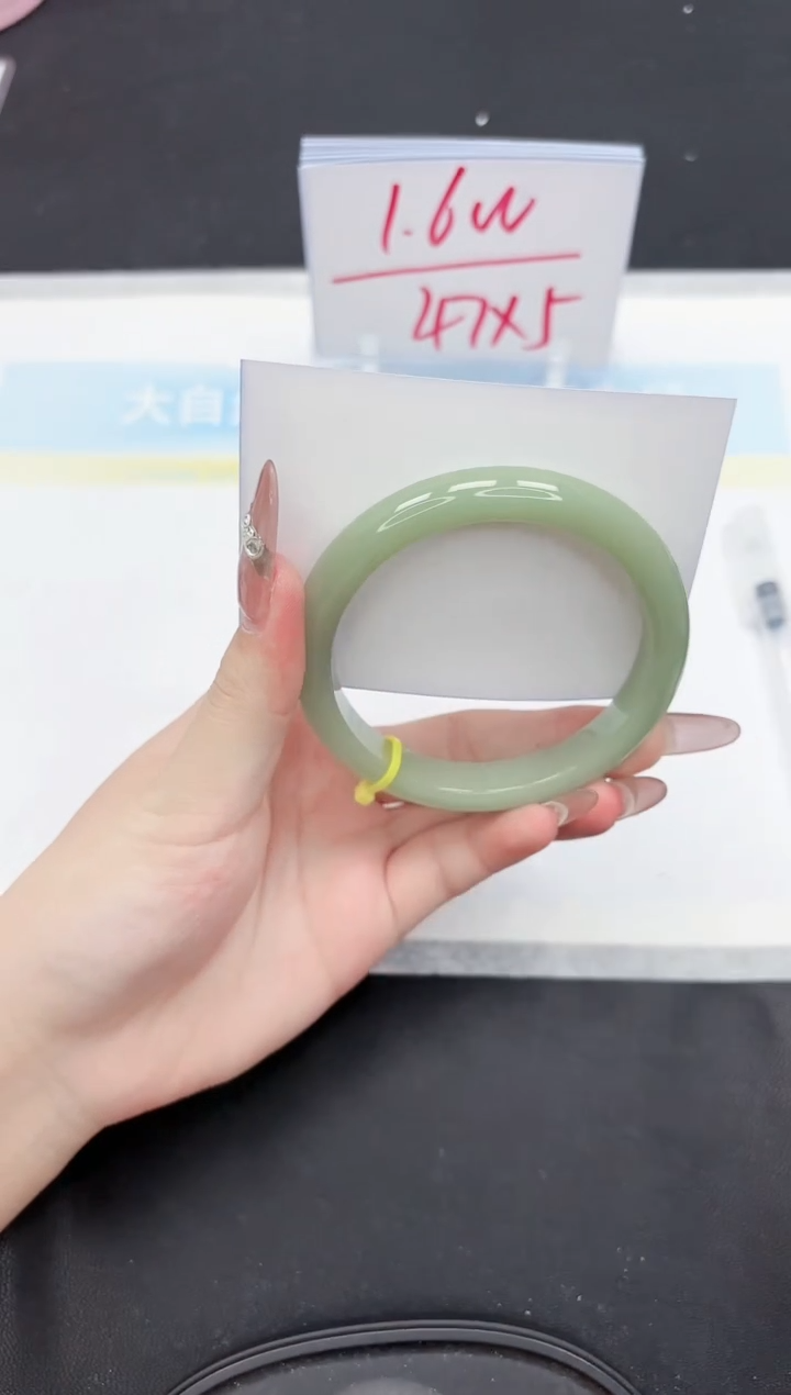 【闪购商品】石英质玉手镯未镶嵌222-62.1