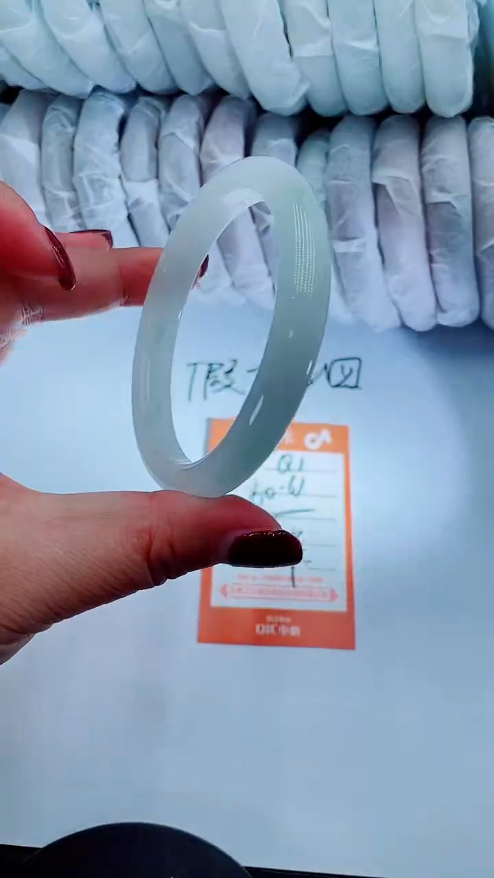 【闪购商品】石英质玉手镯未镶嵌Q1-60-61