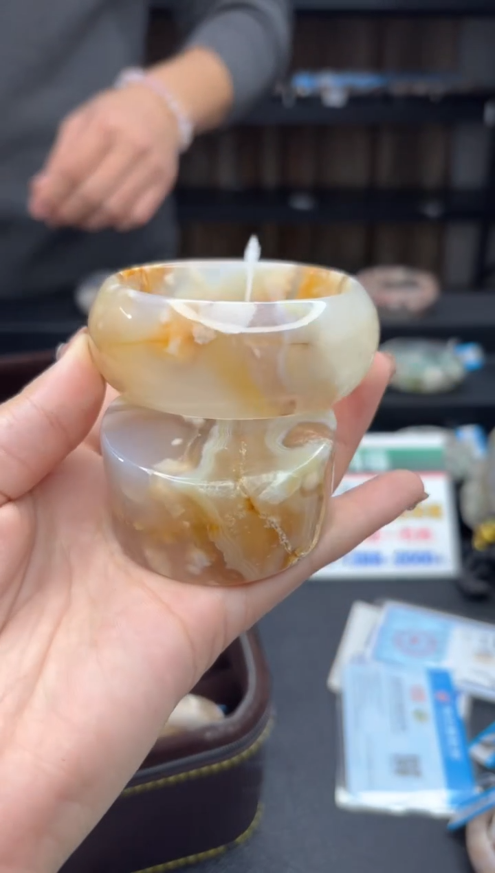 【闪购商品】石英质玉手镯未镶嵌190（55圈赠送镯心）