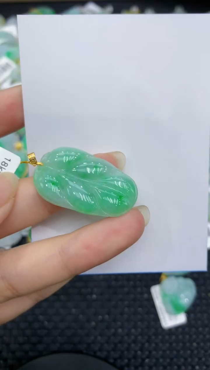 【闪购商品】翡翠颈饰18K金镶嵌8888888888