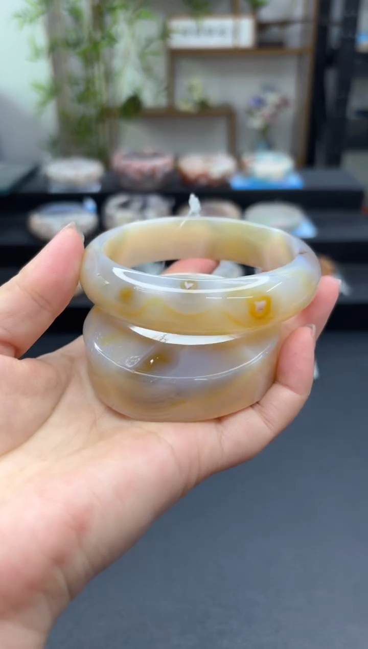 【闪购商品】石英质玉手镯未镶嵌C842(62圈赠送镯心)