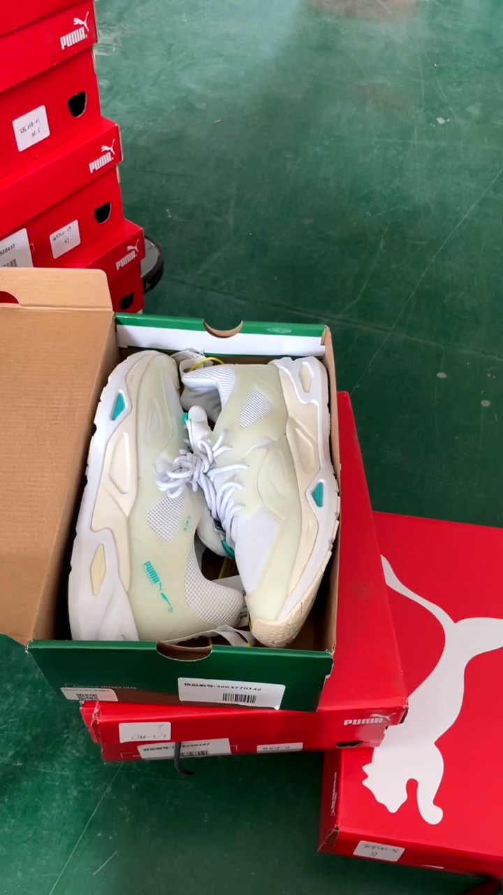 彪马时尚休闲运动鞋42M   KK71