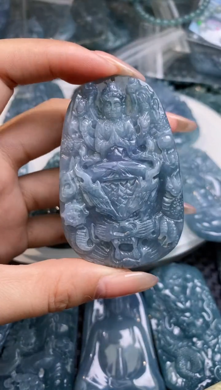 【闪购商品】翡翠颈饰未镶嵌           