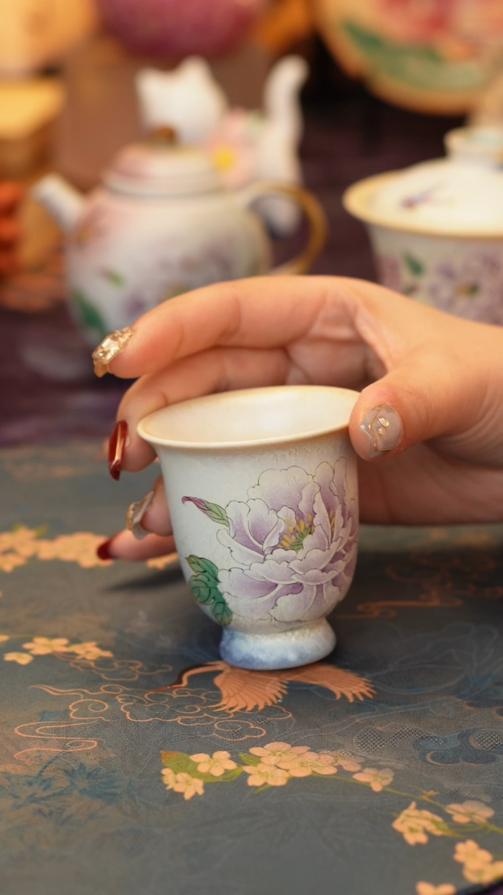 【闪购商品】窑变松针牡丹杯子·····