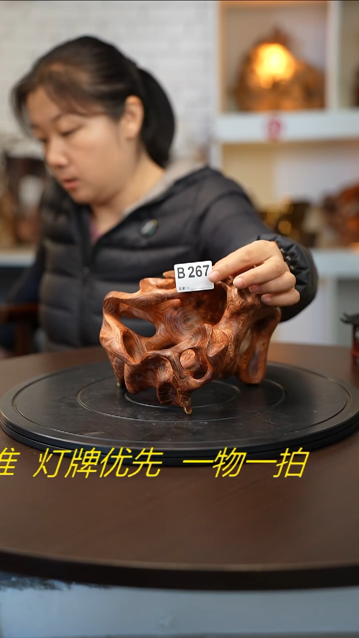 木木雕款云南金丝红木摆台