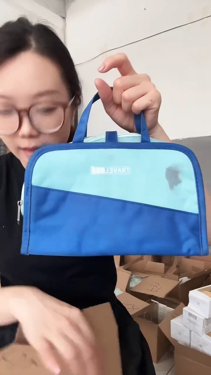 蚕丝F32遮瑕化妆包包容量超级大