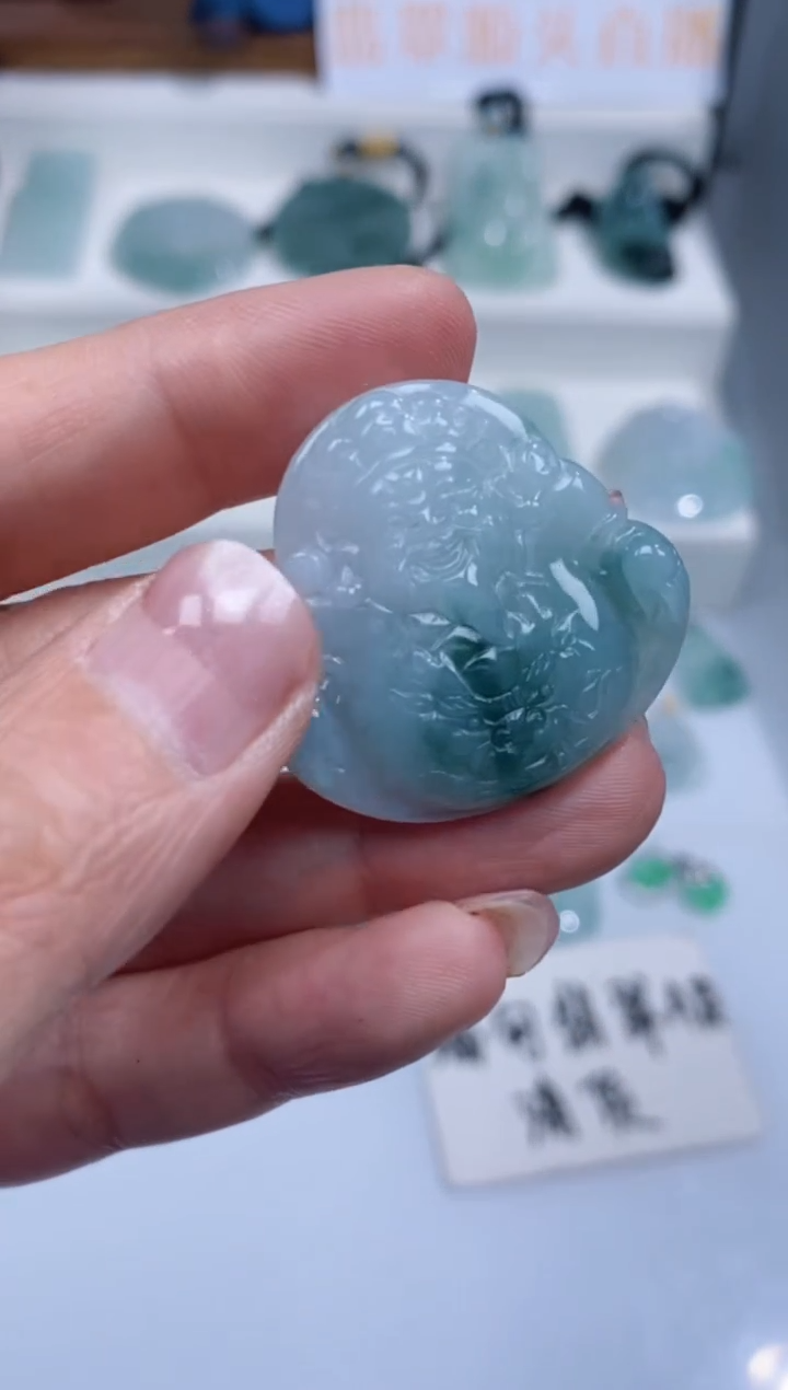 颈饰未镶嵌翡翠吊坠