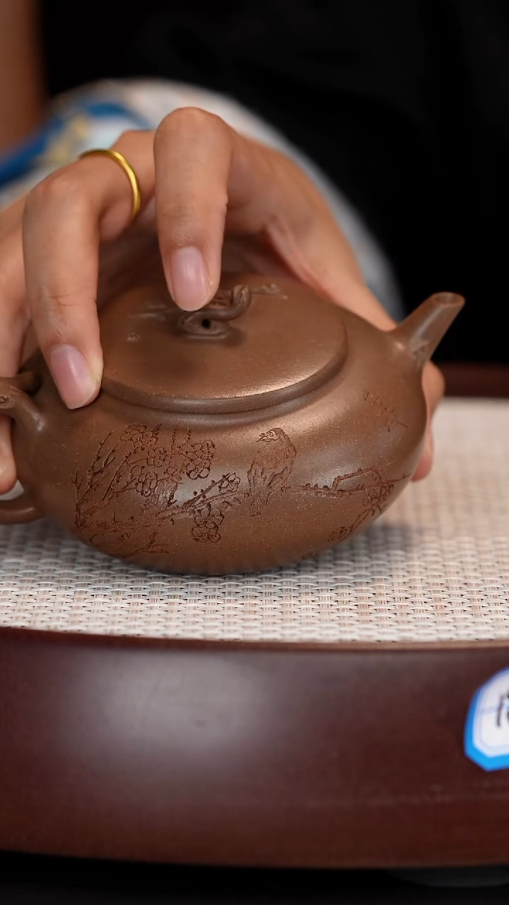 茶壶紫砂【丁雪英】老段泥梅桩    180CC