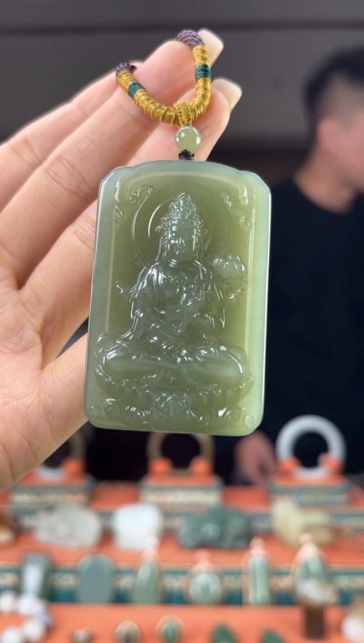 颈饰未镶嵌和田玉佩佩