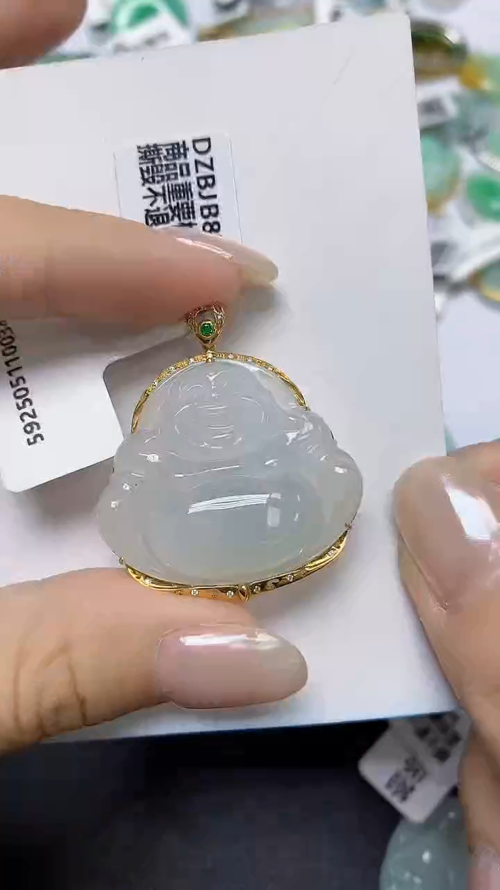 翡翠18K金镶嵌颈饰天然缅甸翡翠A货