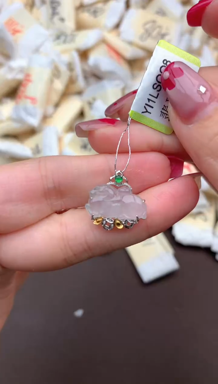 【闪购商品】翡翠挂件未镶嵌一