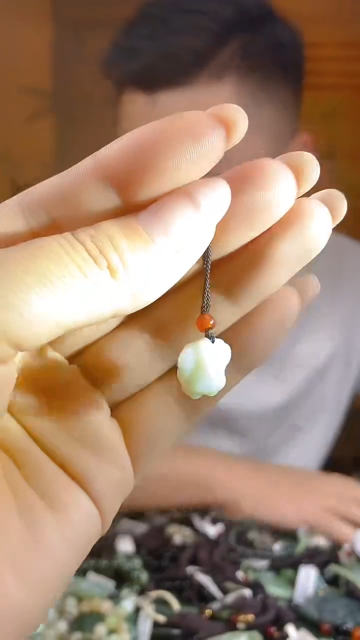 和田玉未镶嵌颈饰多样性发货，拍一发一