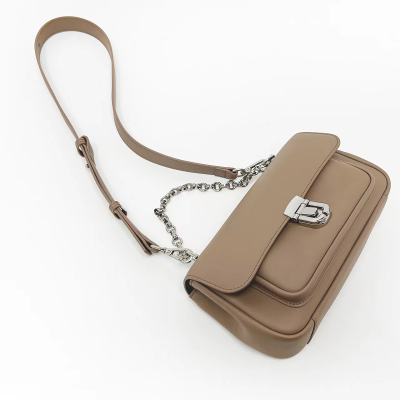 【广州特特】ZG-7602-浅奶茶时尚休闲夏季网红简约小众肩包