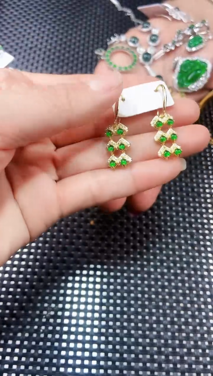 【闪购商品】翡翠耳饰未镶嵌111111111