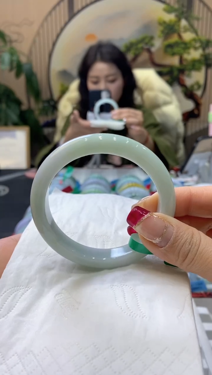 【闪购商品】翡翠手镯未镶嵌99904583
