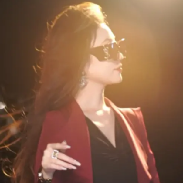 18（全新未拆封）轻奢时尚高级经典潮流百搭单肩斜跨女士包包