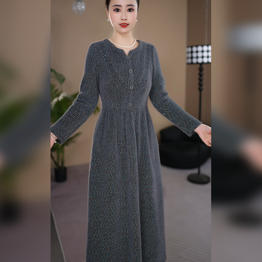 2025冬季新款加绒加厚轻奢气质摆裙长袖连衣裙长袖宽松减龄女装