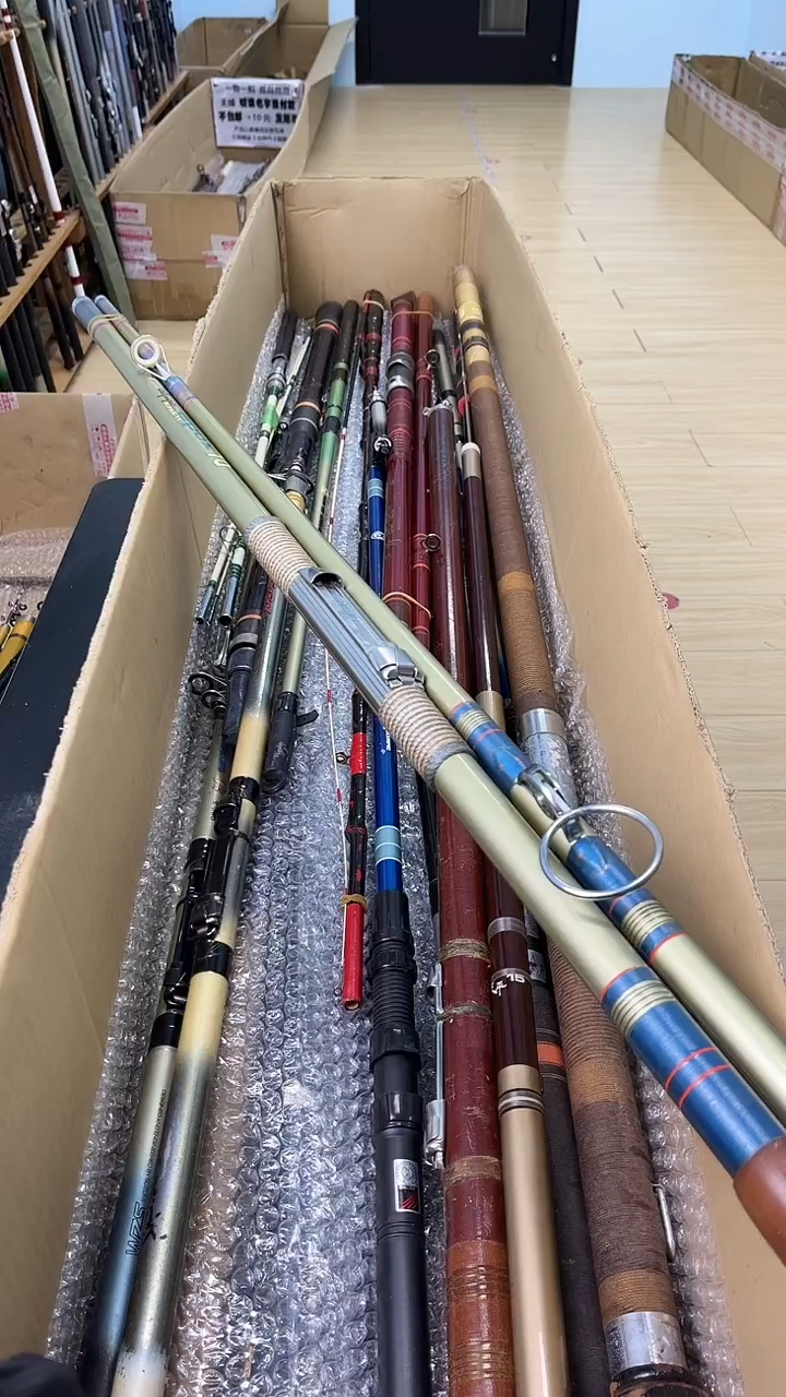 浪****扒孤品微瑕疵，以直播间讲解为准，+10元，发顺丰，慎拍