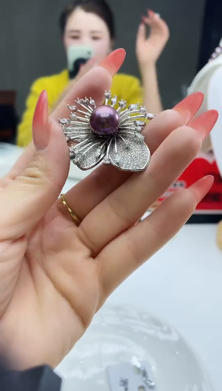 未镶嵌胸针淡水珍珠紫色系设计款胸针
