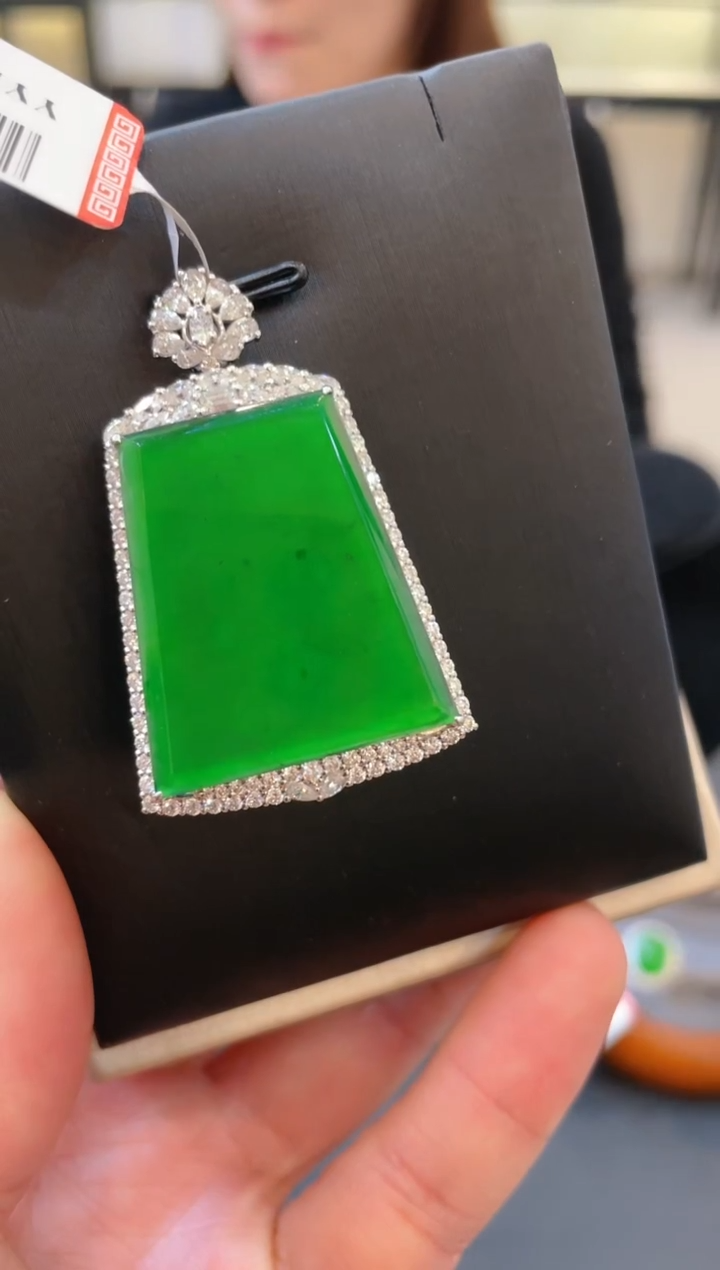 【闪购商品】翡翠颈饰18K金镶嵌A45天然A货翡翠