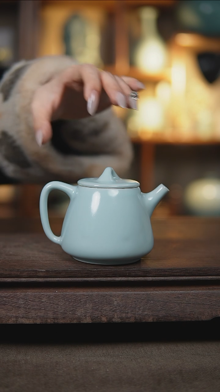 【闪购商品】杯仿古月白高石瓢壶大瑕