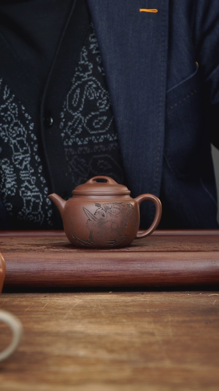 【闪购商品】紫砂茶壶200ml 刻绘剑流匏尊 紫泥