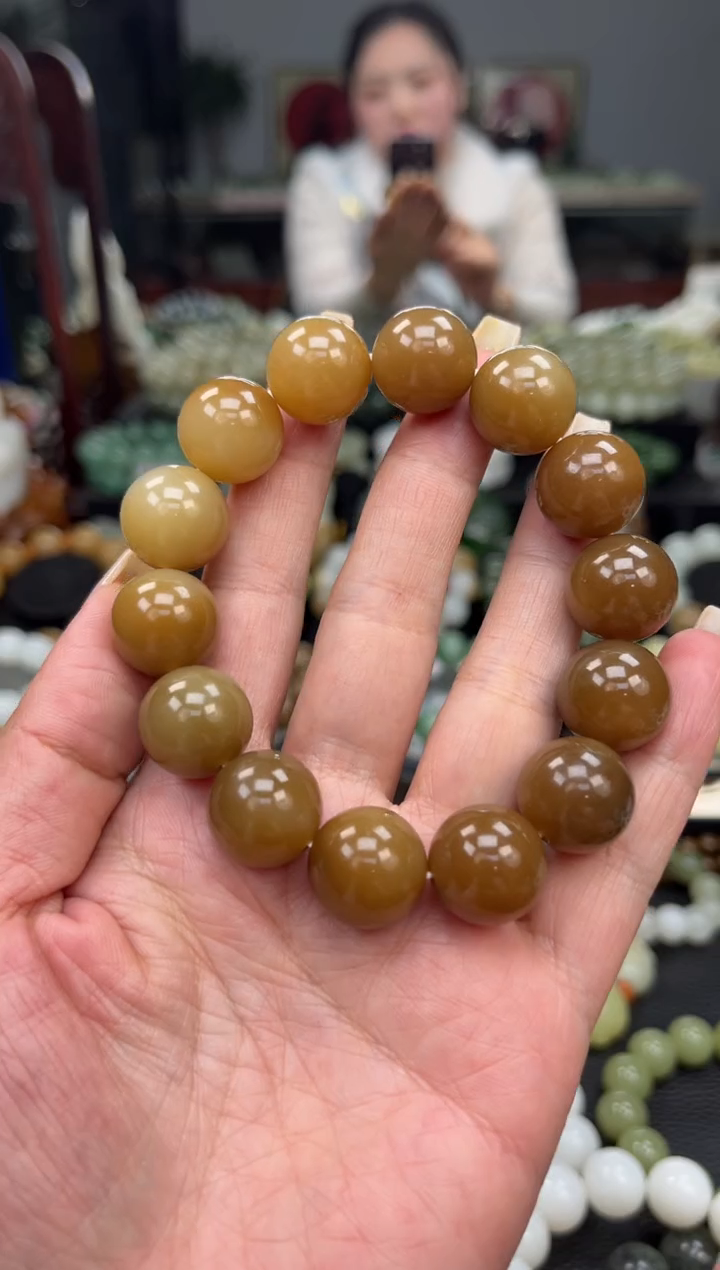 【闪购商品】和田玉手串未镶嵌新疆且末红糖渐变卡16