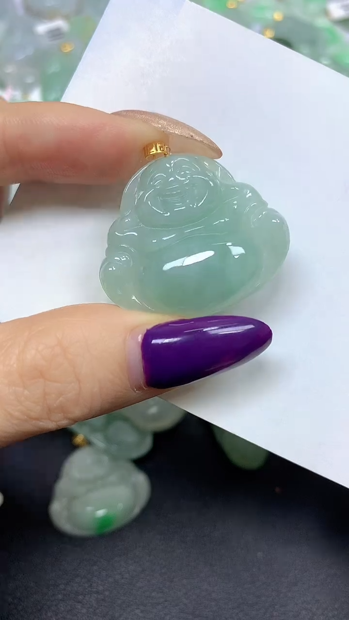 颈饰18K金镶嵌翡翠 