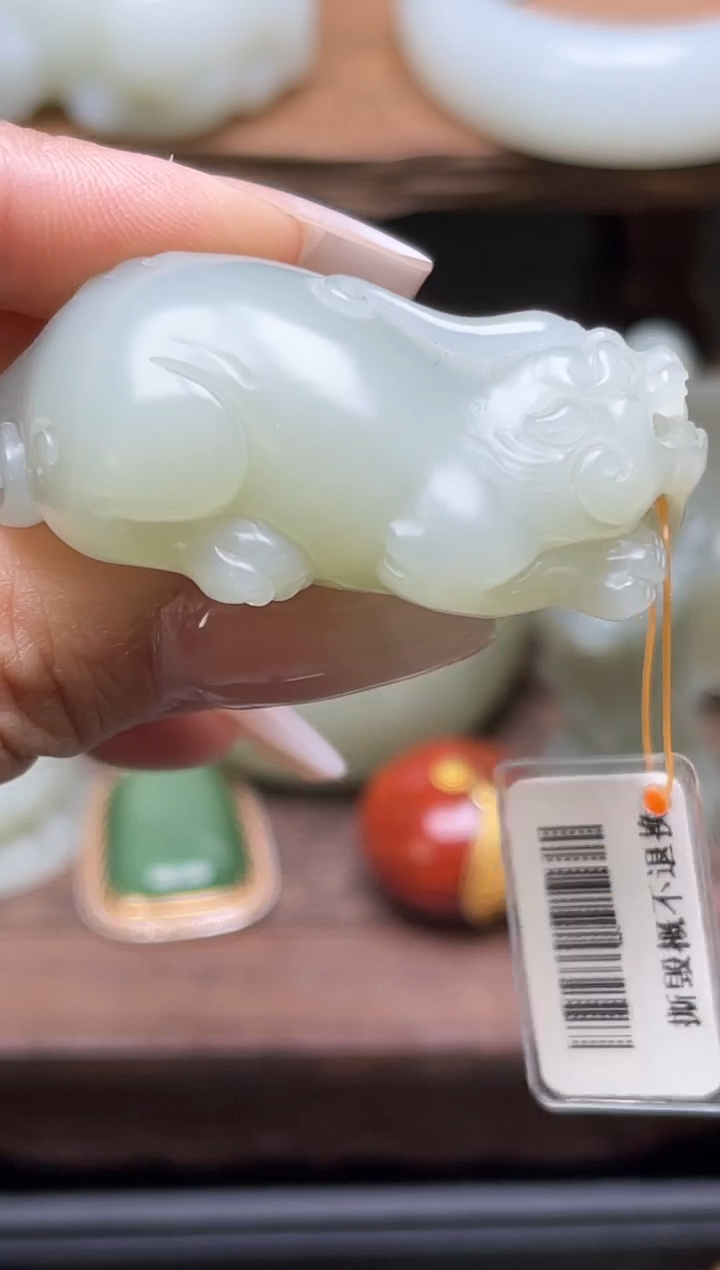 【闪购商品】和田玉手把件未镶嵌且末青白貔貅80192