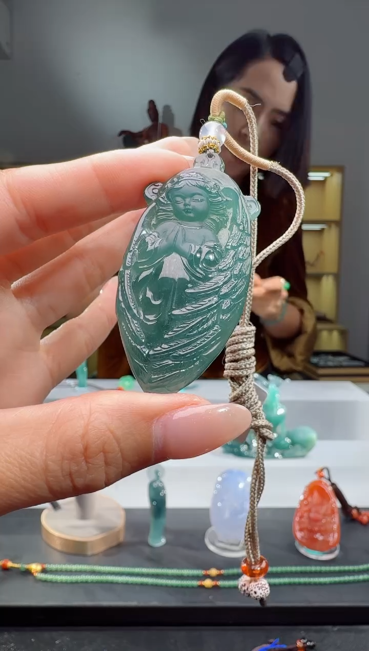 吊坠(不含链)未镶嵌翡翠马牌