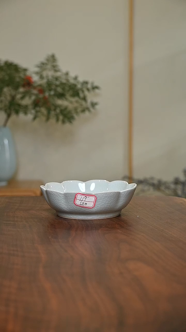 58#花瓣盘 粉青釉 微瑕 朱家汝窑款