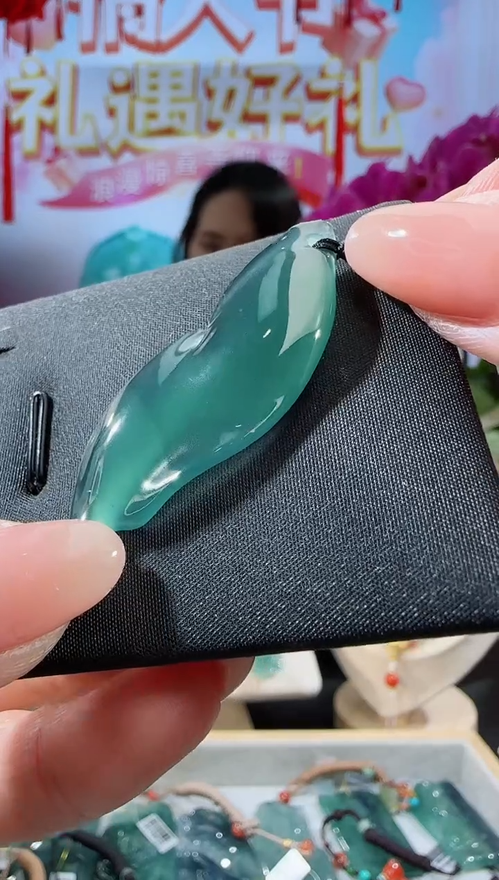 【闪购商品】翡翠吊坠(不含链)未镶嵌形意多样性发一