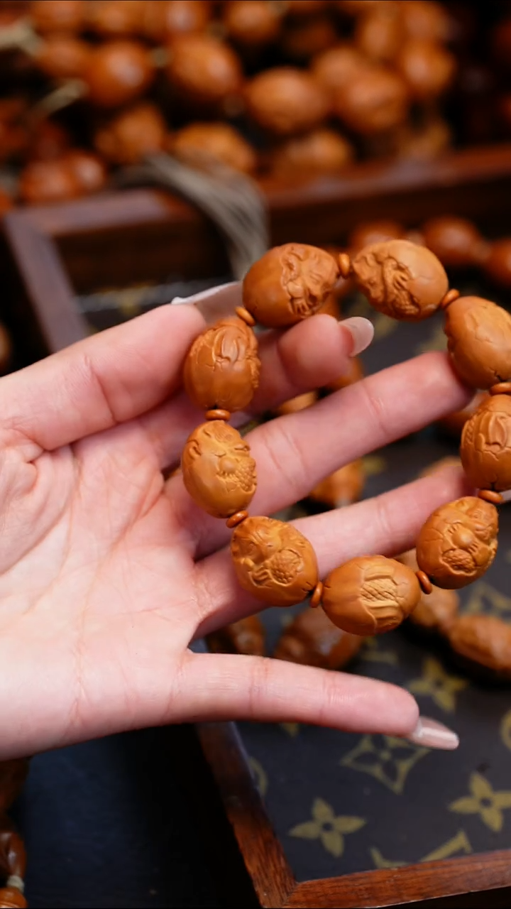 【闪购商品】橄榄核吊坠苏工橄榄核