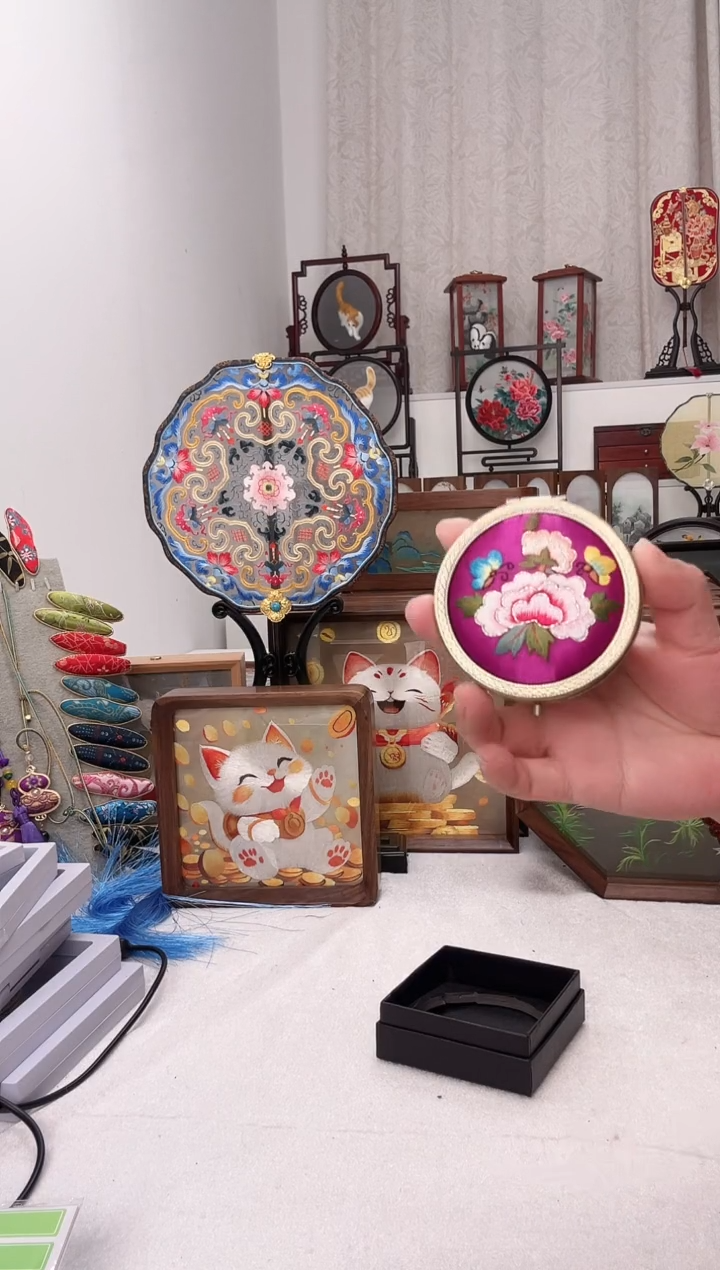 扇子苏绣作品手工小镜子