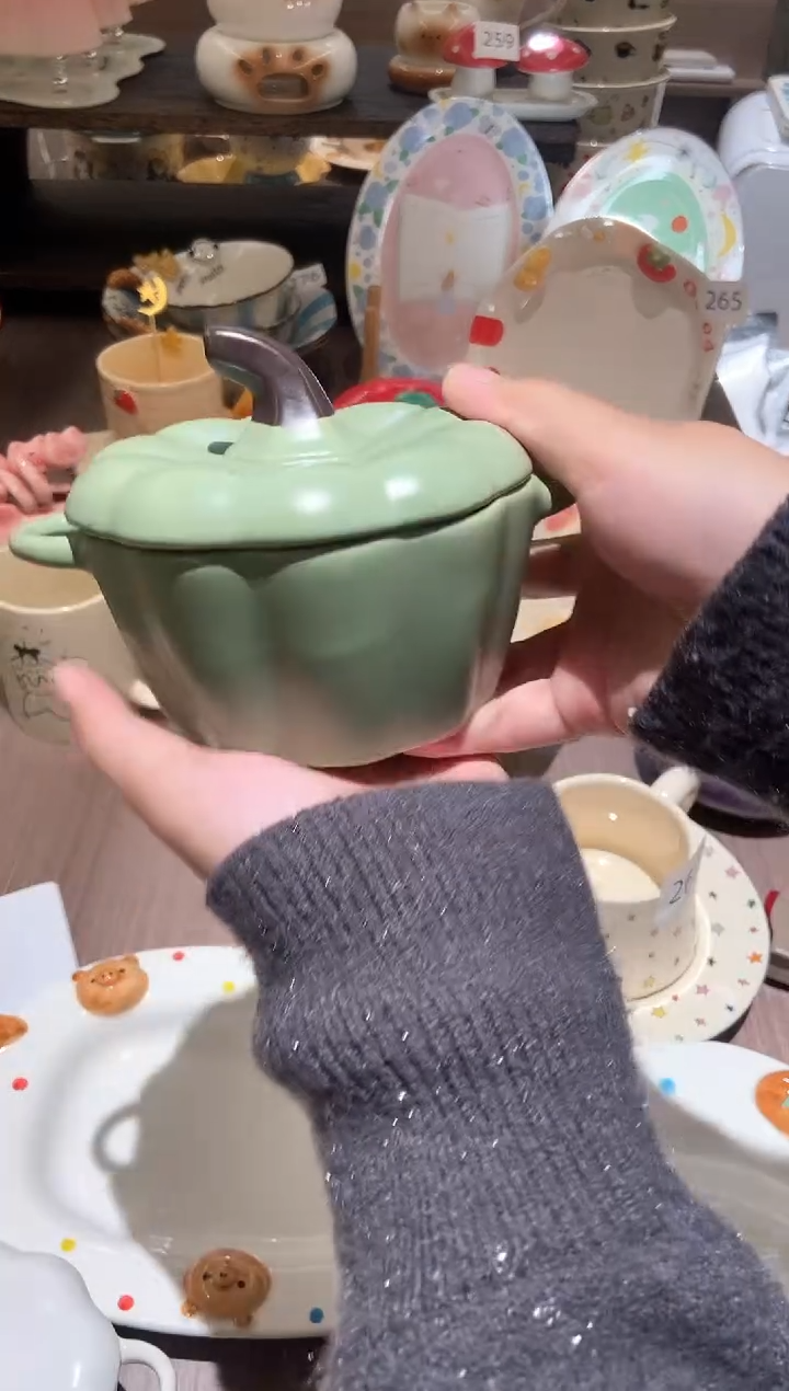 瓷绿色带盖南瓜炖盅默认微瑕