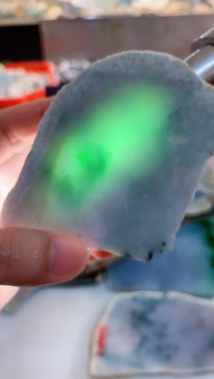 翡翠裸石0朗0翡翠珠宝14