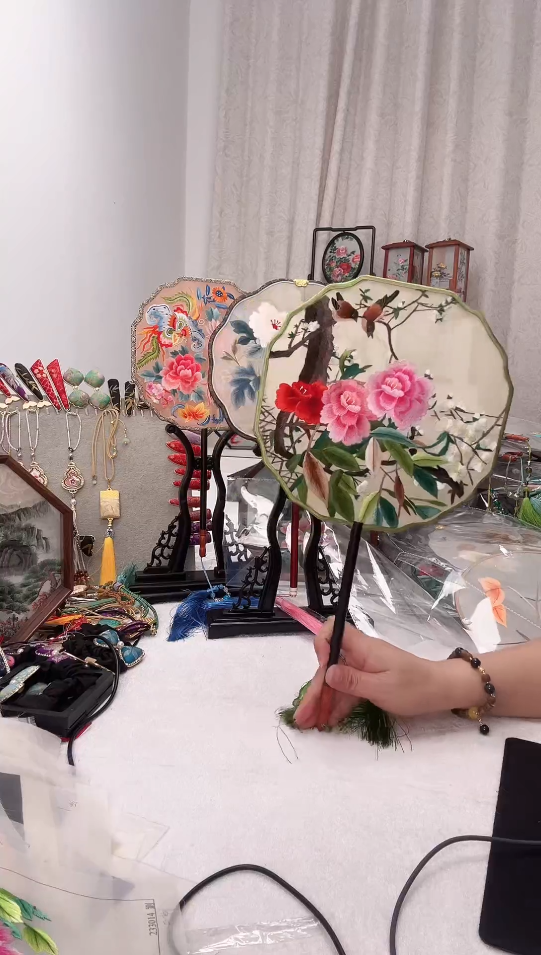 扇子苏绣作品手工团扇