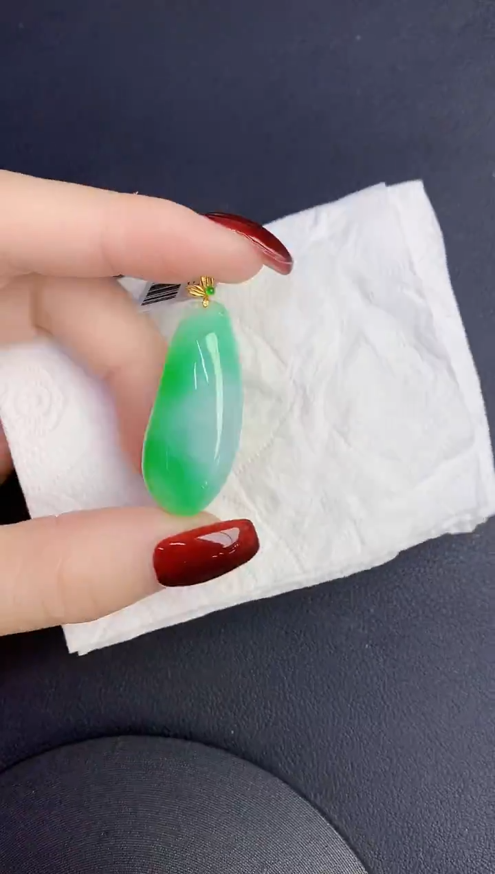 颈饰18K金镶嵌翡翠缅甸天然翡翠a货