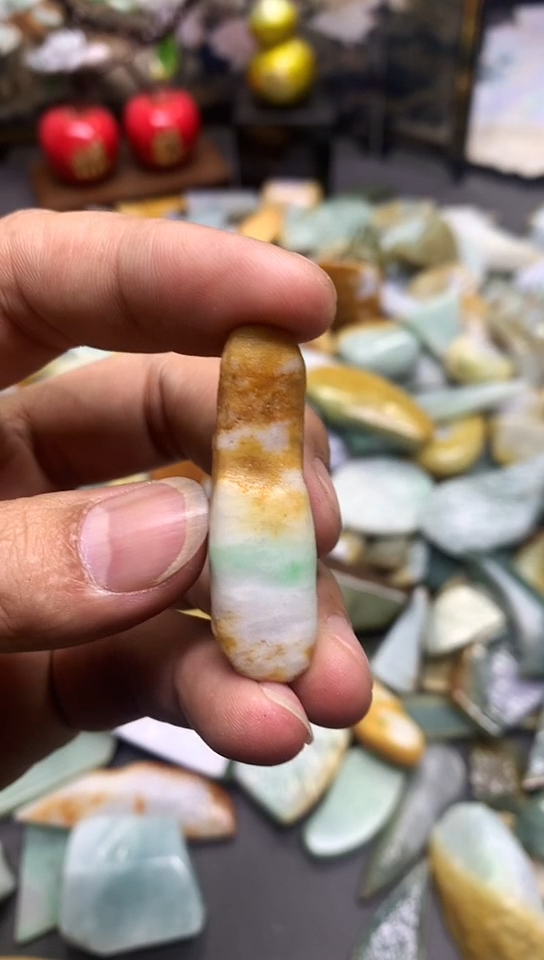 【闪购商品】翡翠耳饰未镶嵌天然翡翠A货