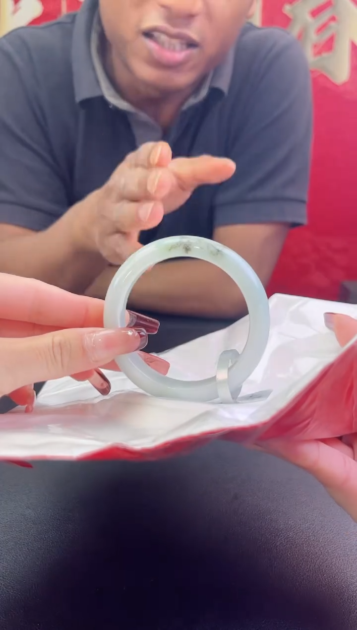 【闪购商品】翡翠手镯未镶嵌翡翠手镯（微瑕）5