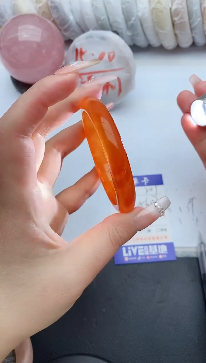 【闪购商品】石英质玉手镯未镶嵌207+56/57