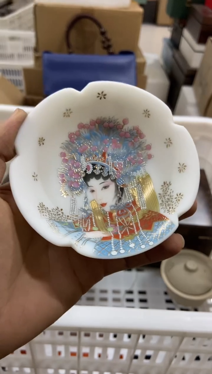 无运费险有瑕疵的摄影的产品有使用过的痕迹有点脏介意勿拍