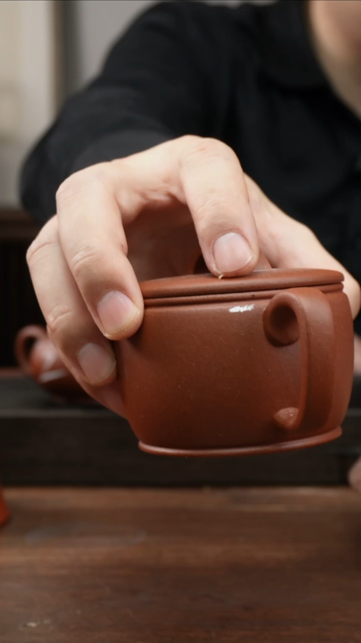 茶杯紫砂红清水大号汉瓦   马蹄口   230CC   微瑕 