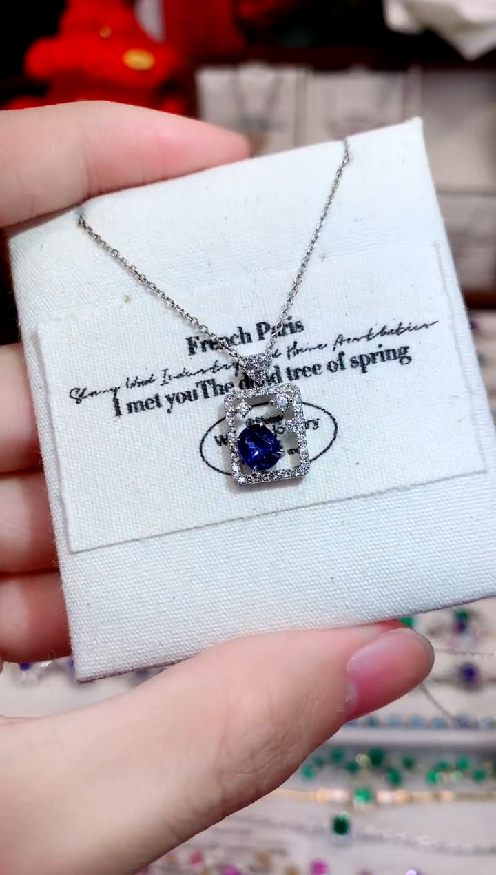 蓝宝石项链18K金镶嵌0.70ct/天然宝石/七天无理由