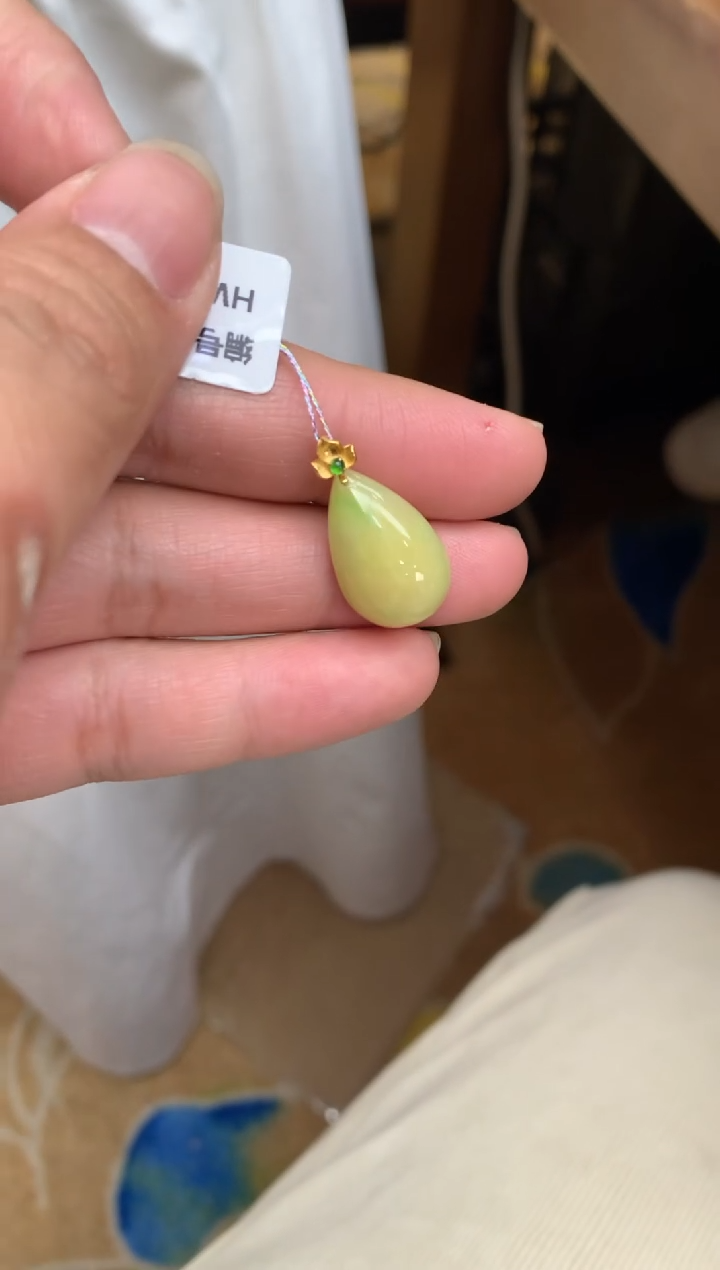 【闪购商品】翡翠颈饰18K金镶嵌水滴