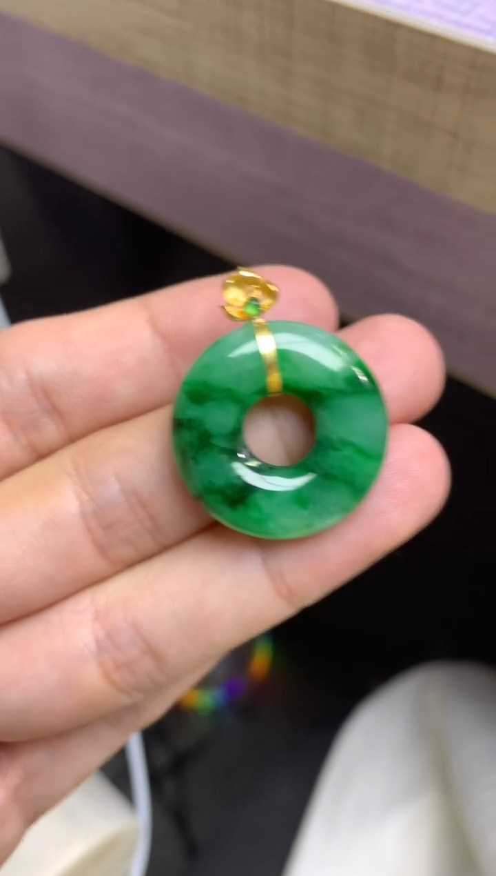 翡翠18K金镶嵌颈饰净货