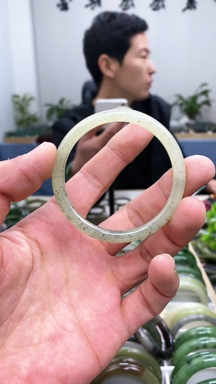 【闪购商品】和田玉手镯未镶嵌52.7