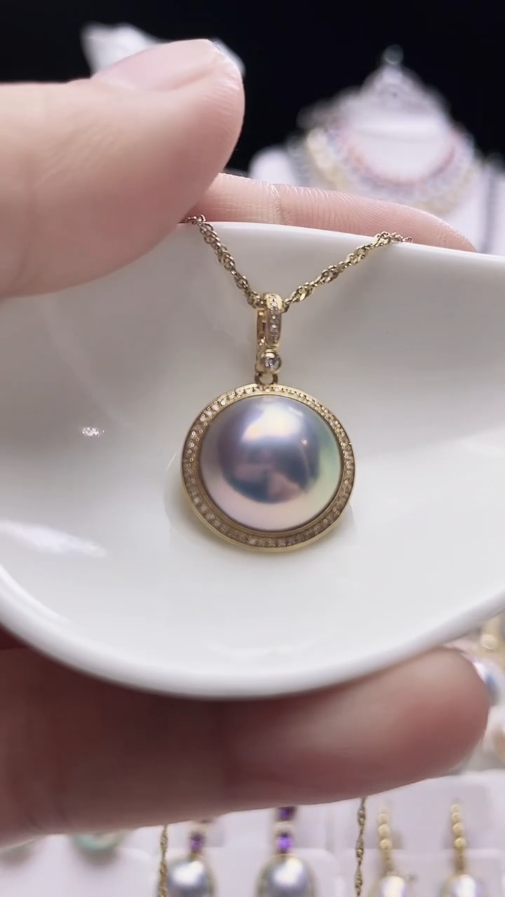 【闪购商品】拼合珍珠（马贝珠）颈饰18K金镶嵌海水马贝吊坠