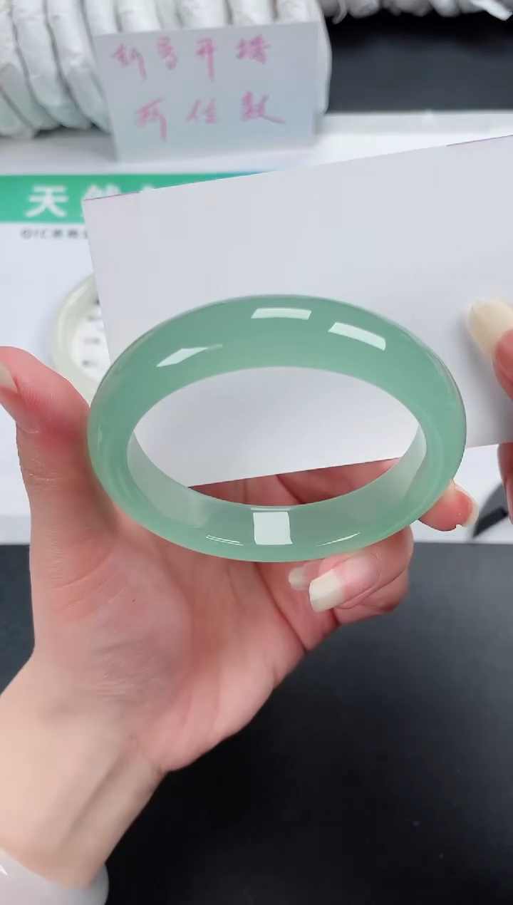 【闪购商品】石英质玉手镯合金178-58.6